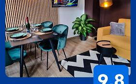 Maremar - Design Maisonette Altstadt - 4 Pers - 57Qm - Luxus Boxspringbett - Kueche - Arbeitsplatz - Privater Parkplatz