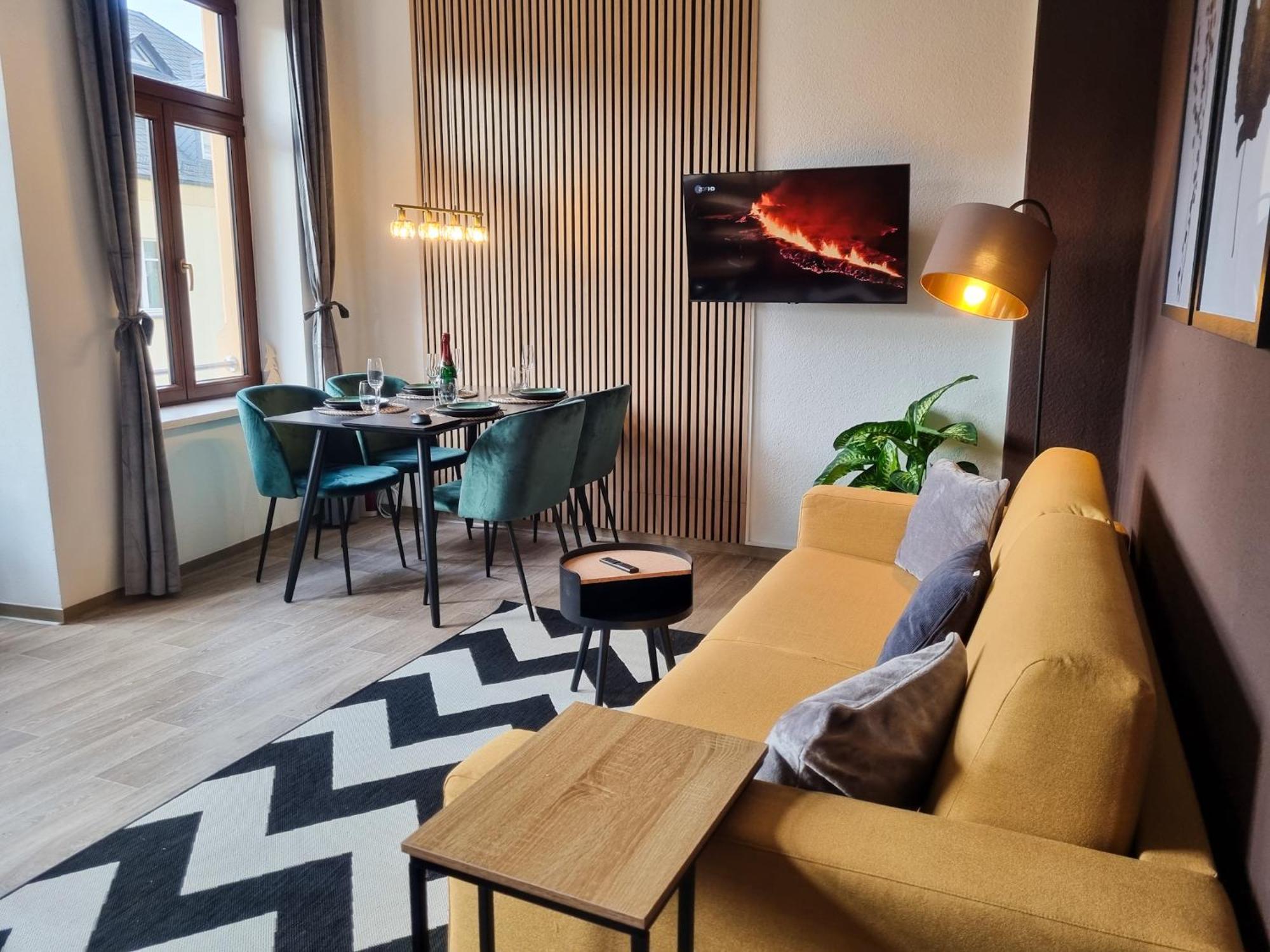 Maremar - Design Maisonette Altstadt - 4 Pers - 57Qm - Luxus Boxspringbett - Kueche - Arbeitsplatz - Privater Parkplatz Greiz Exterior foto